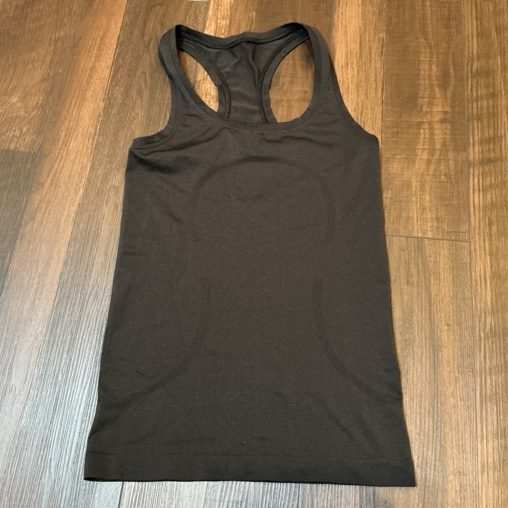 Lululemon Swiftly Tech Racerback Tank Top Black Seamless Athletic Size 2 Workout